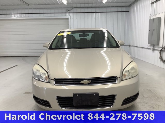 2010 Chevrolet Impala photo 2