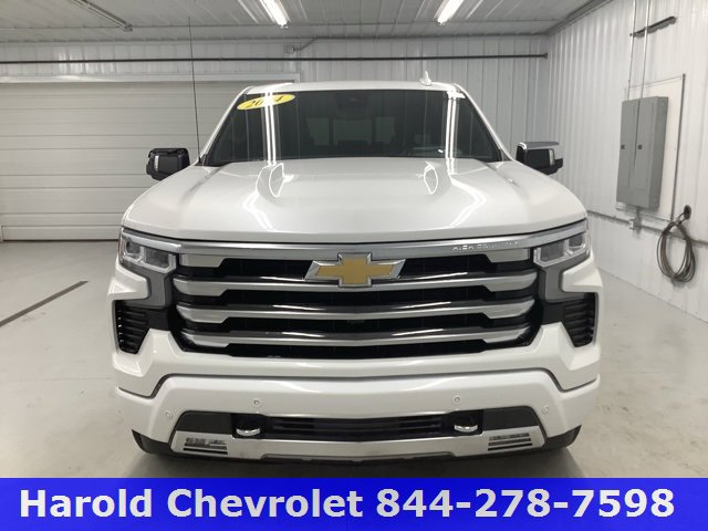 2024 Chevrolet Silverado 1500 High Country photo 2