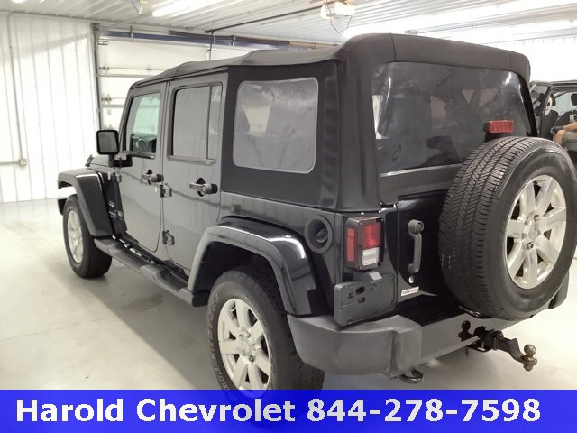 2016 Jeep Wrangler Unlimited Sahara photo 4