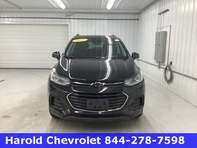 Used 2021 Chevrolet Trax 1LT with VIN KL7CJPSB9MB318675 for sale in Angola, IN