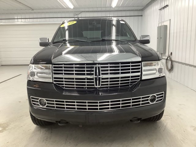 2010 Lincoln Navigator L Base photo 2
