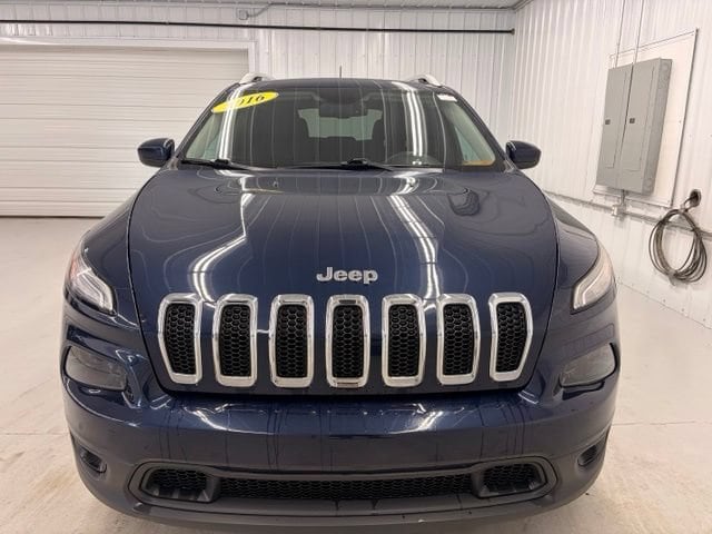 Used 2016 Jeep Cherokee Latitude with VIN 1C4PJMCS1GW276288 for sale in Angola, IN