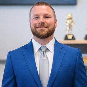 Staff member Robert Potts from ID_45d4e6c1383a