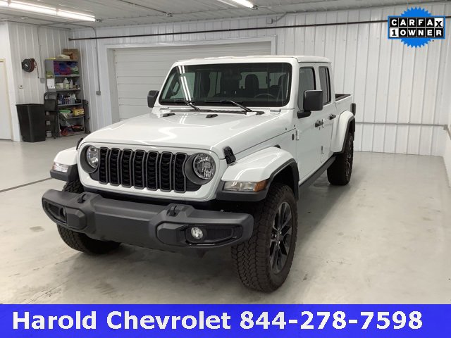 2025 Jeep Gladiator Sport photo 3