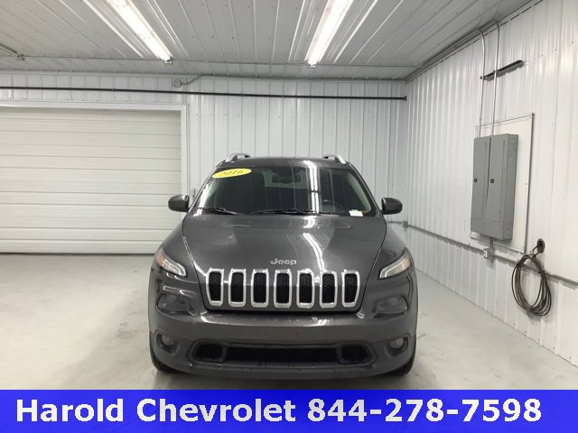 2016 Jeep Cherokee Latitude photo 2