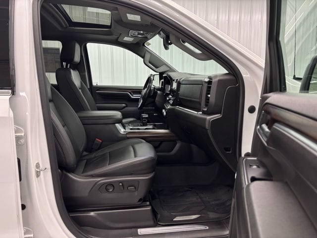 2023 GMC Sierra 1500 SLT - Photo 11