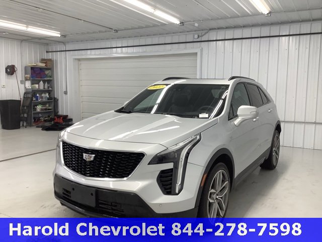 2022 Cadillac XT4 Sport photo 3