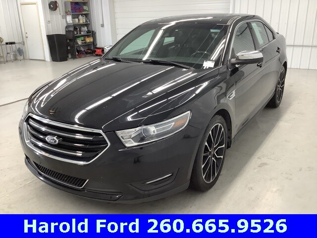 2017 Ford Taurus Limited photo 3
