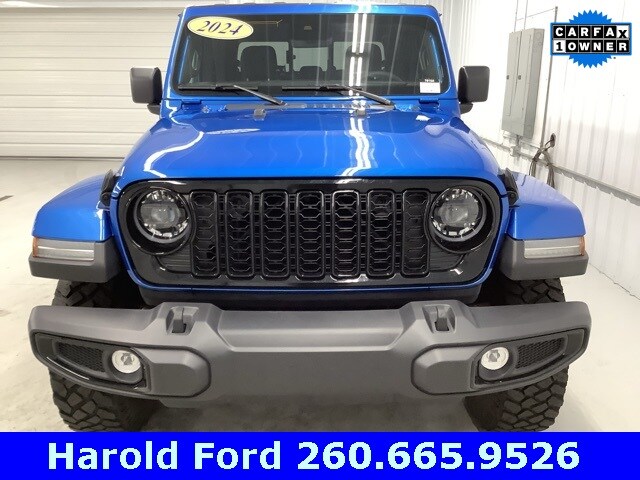 2024 Jeep Gladiator Willys photo 2