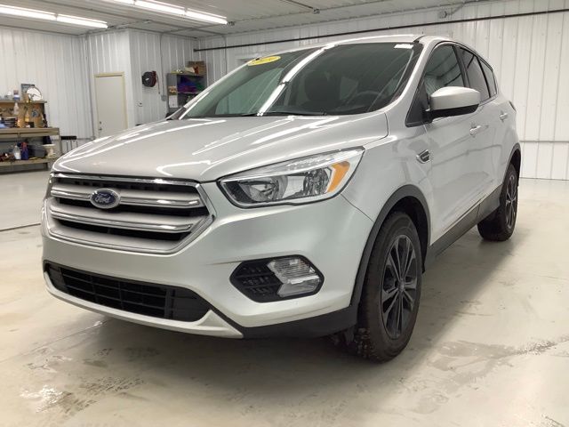 Used 2019 Ford Escape SE with VIN 1FMCU9GD8KUC40287 for sale in Angola, IN