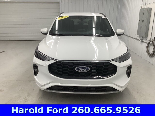 2023 Ford Escape ST-Line Select photo 2