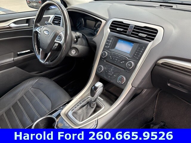2014 Ford Fusion SE photo 3