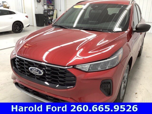 2024 Ford Escape ST-Line photo 2