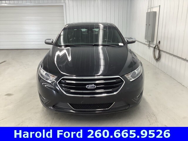 2017 Ford Taurus Limited photo 2