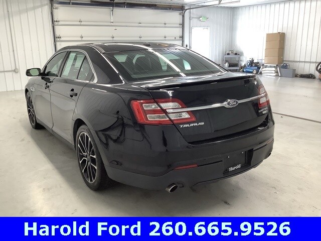 2017 Ford Taurus Limited photo 4