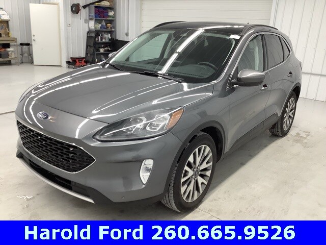2022 Ford Escape Titanium photo 3