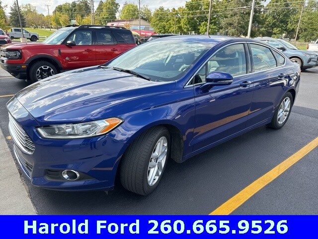 2014 Ford Fusion SE photo 2