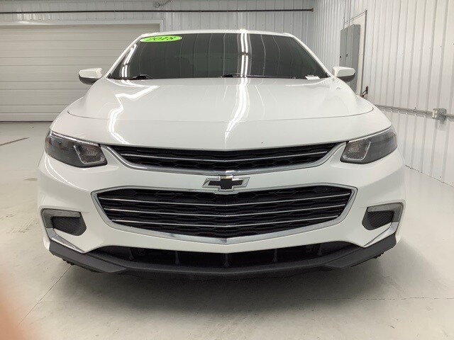 2018 Chevrolet Malibu 1LT photo 2