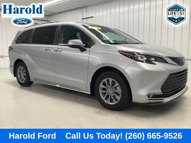 2024 Toyota Sienna XLE