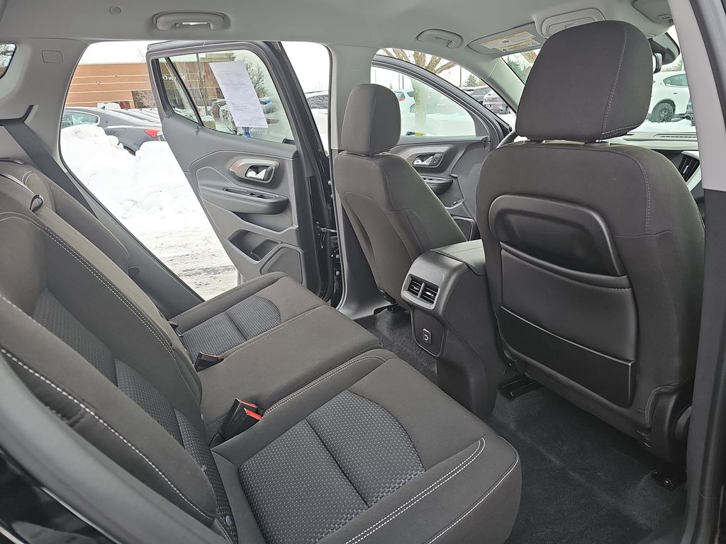 2024 GMC TERRAIN - Image 11