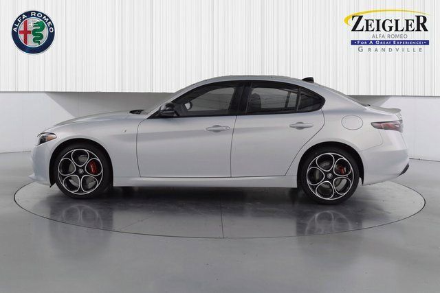 2024 ALFA ROMEO GIULIA (952) - Image 6