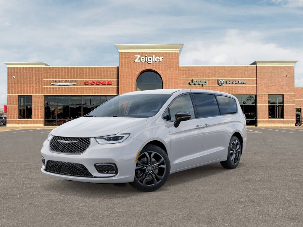 2026 Chrysler Pacifica Select's photo