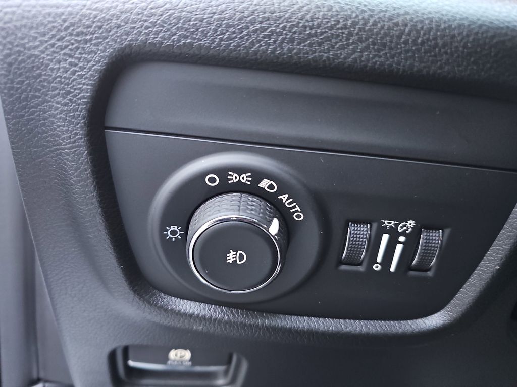 2022 JEEP GRAND CHEROKEE - Image 23