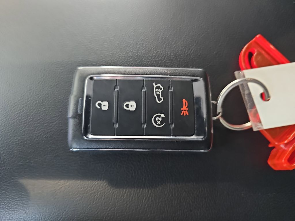 2023 JEEP GRAND CHEROKEE - Image 34