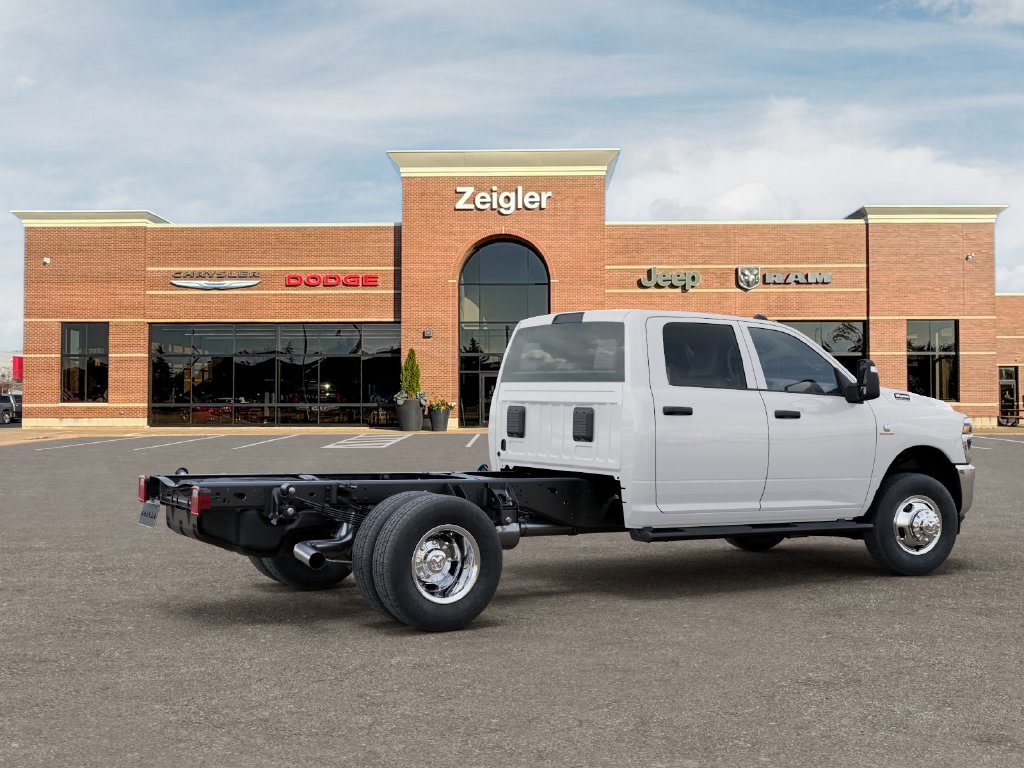 New 2027 Ram 3500 Chassis Cab TRADESMAN CREW 4X4 60' CA Pickup