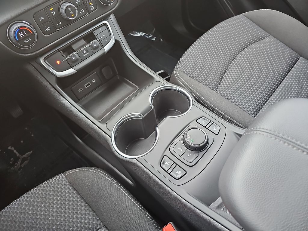 2024 GMC TERRAIN - Image 24