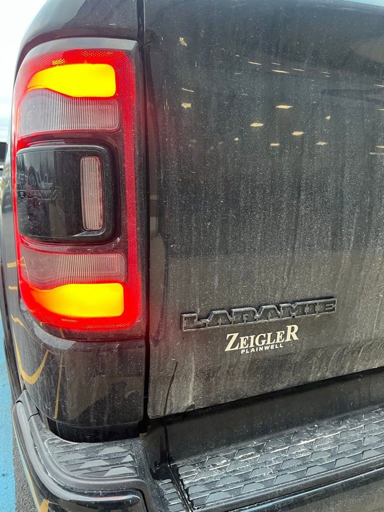 2021 RAM 1500 - Image 9