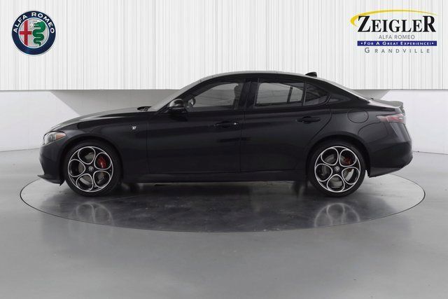 2024 ALFA ROMEO GIULIA (952) - Image 6