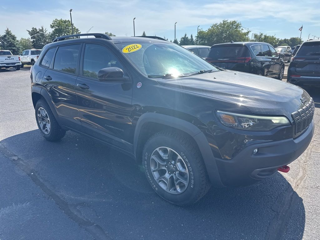 Used 2022 Jeep Cherokee Trailhawk SUV