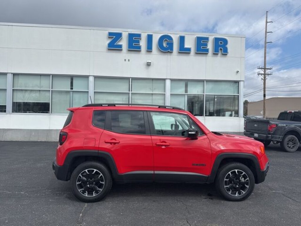 Used 2023 Jeep Renegade Latitude SUV
