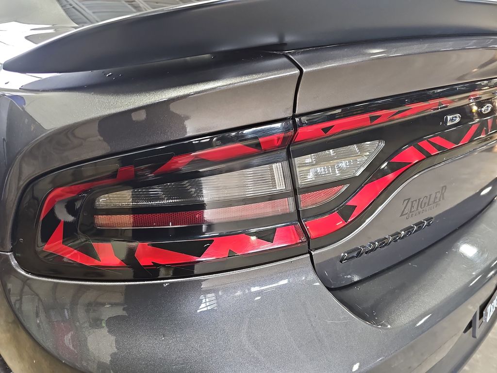 2017 DODGE CHARGER - Image 31