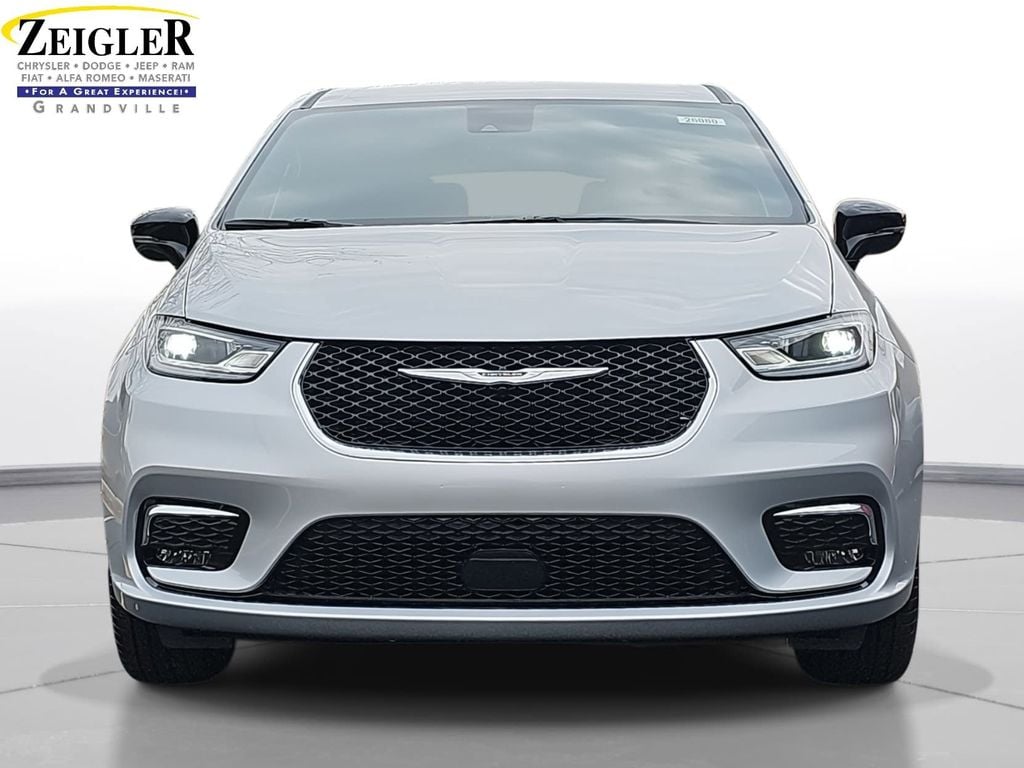 New 2026 Chrysler Pacifica SELECT AWD Passenger Van