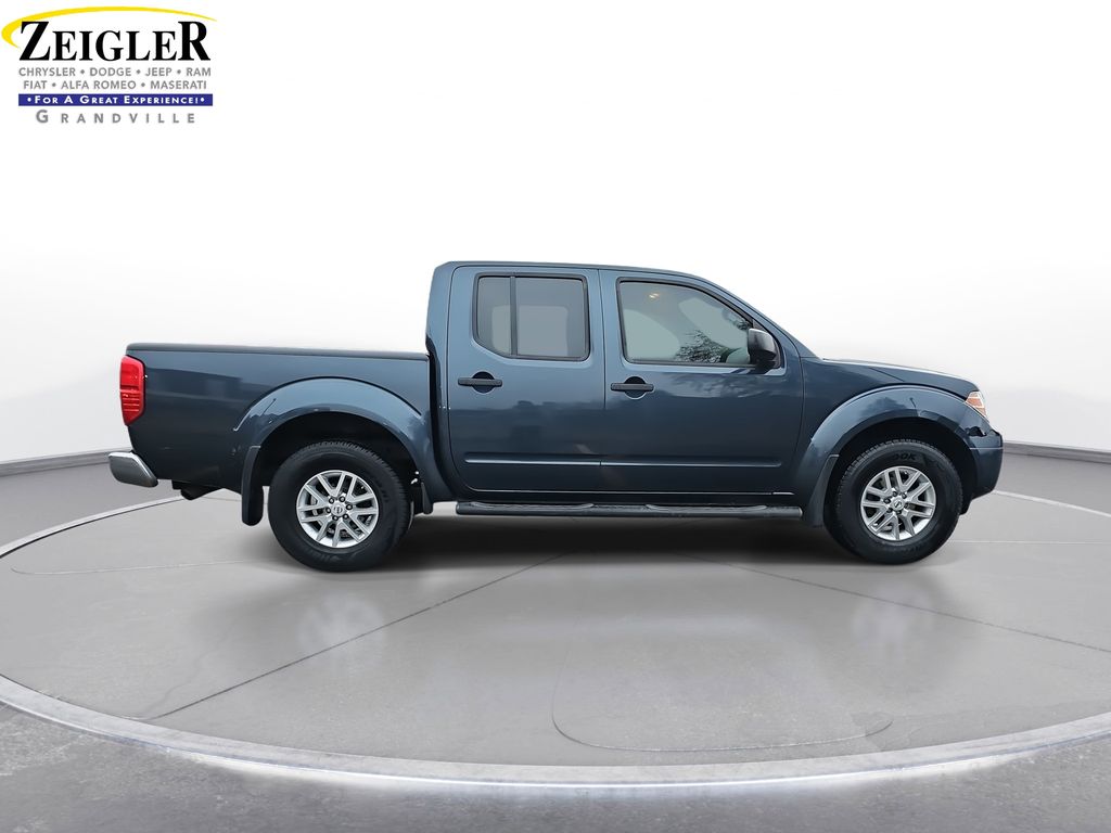 2017 Nissan Frontier SV photo 4