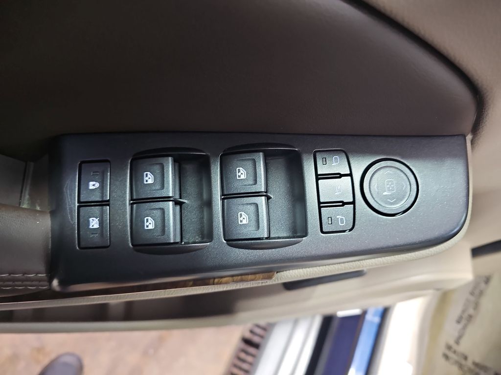 2018 CHEVROLET SUBURBAN - Image 27