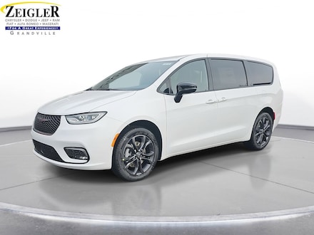 2026 Chrysler Pacifica SELECT AWD Passenger Van