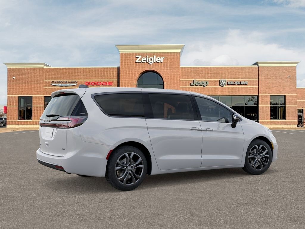 New 2026 Chrysler Pacifica SELECT AWD Passenger Van