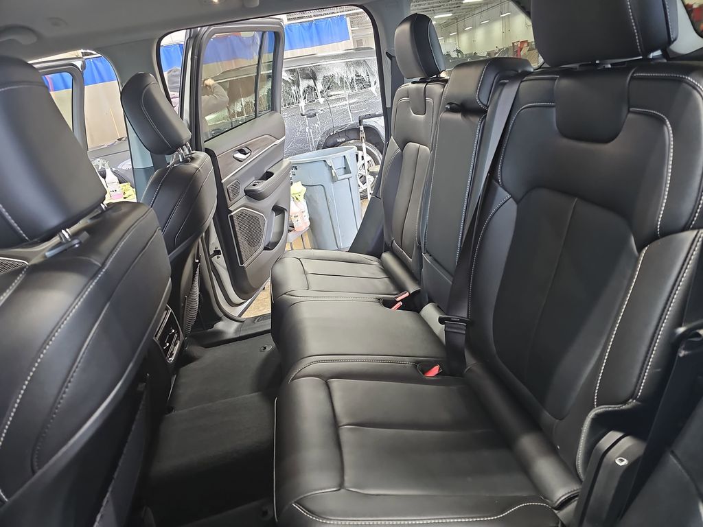 2023 JEEP GRAND CHEROKEE - Image 14