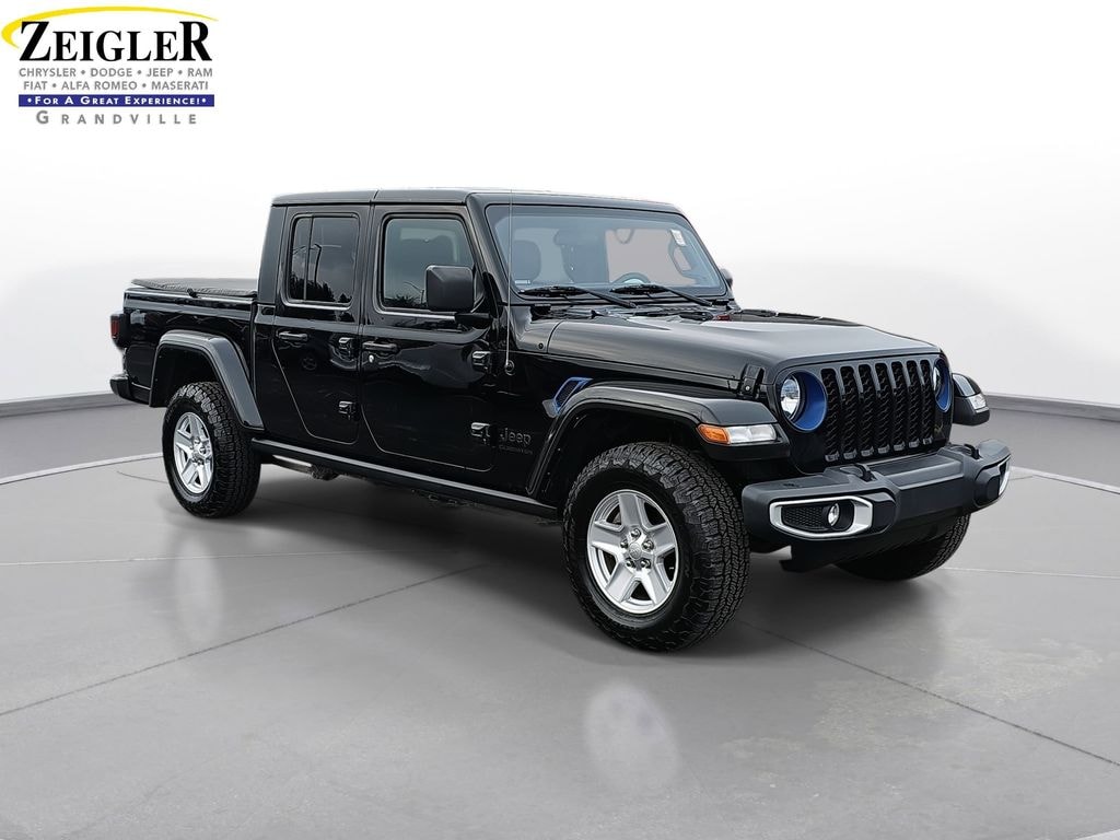 Used 2022 Jeep Gladiator Sport Truck Crew Cab