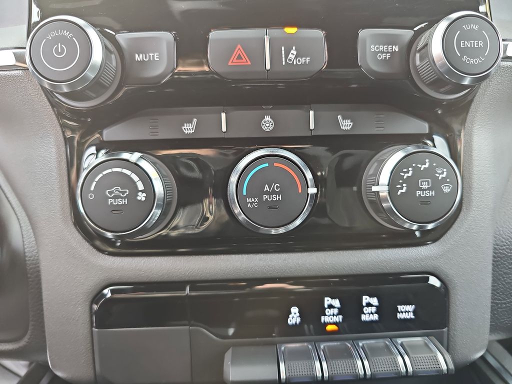 2025 RAM 1500 - Image 19