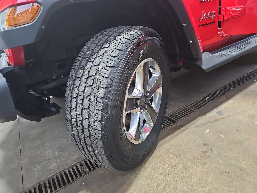 2022 JEEP WRANGLER - Image 32