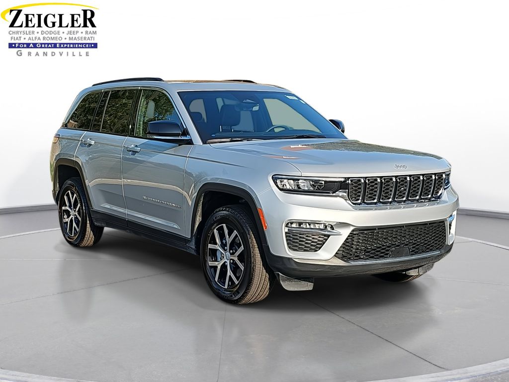 2025 Jeep Grand Cherokee Limited photo 3