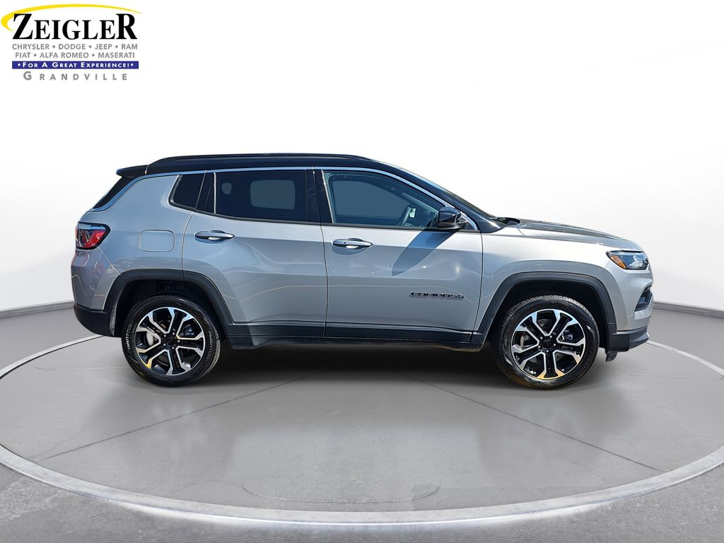 2023 Jeep Compass Limited photo 3