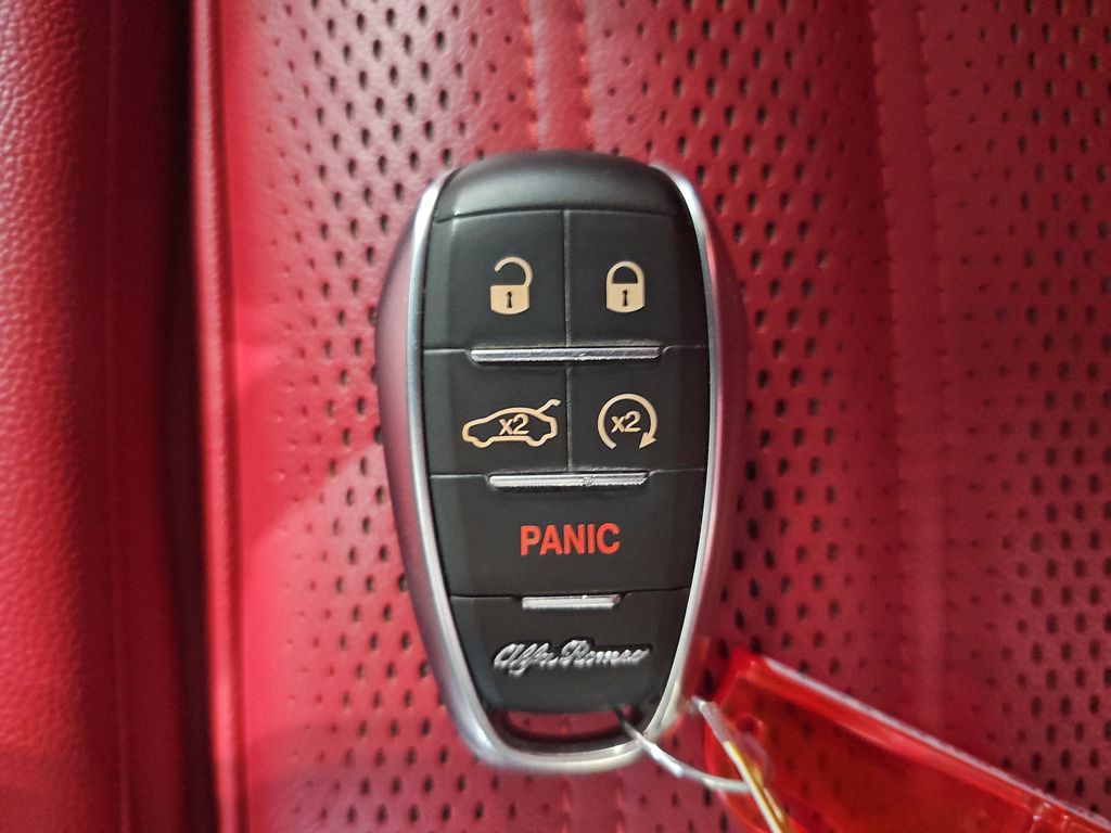 2023 ALFA ROMEO STELVIO - Image 33