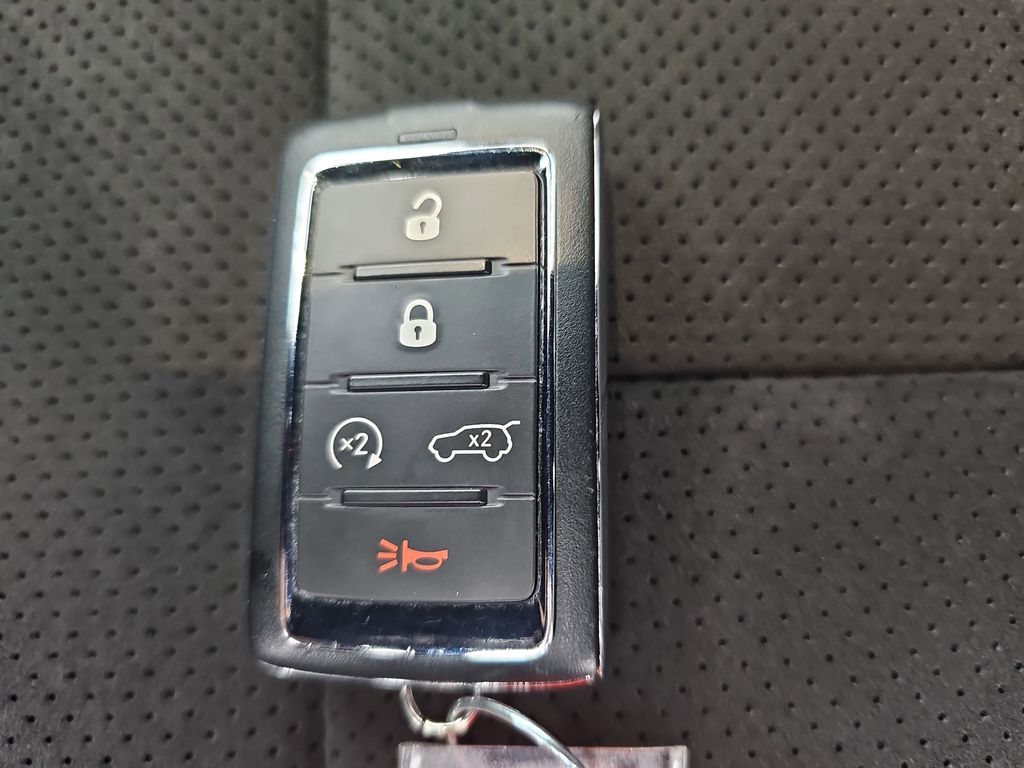 2023 JEEP GRAND CHEROKEE - Image 36