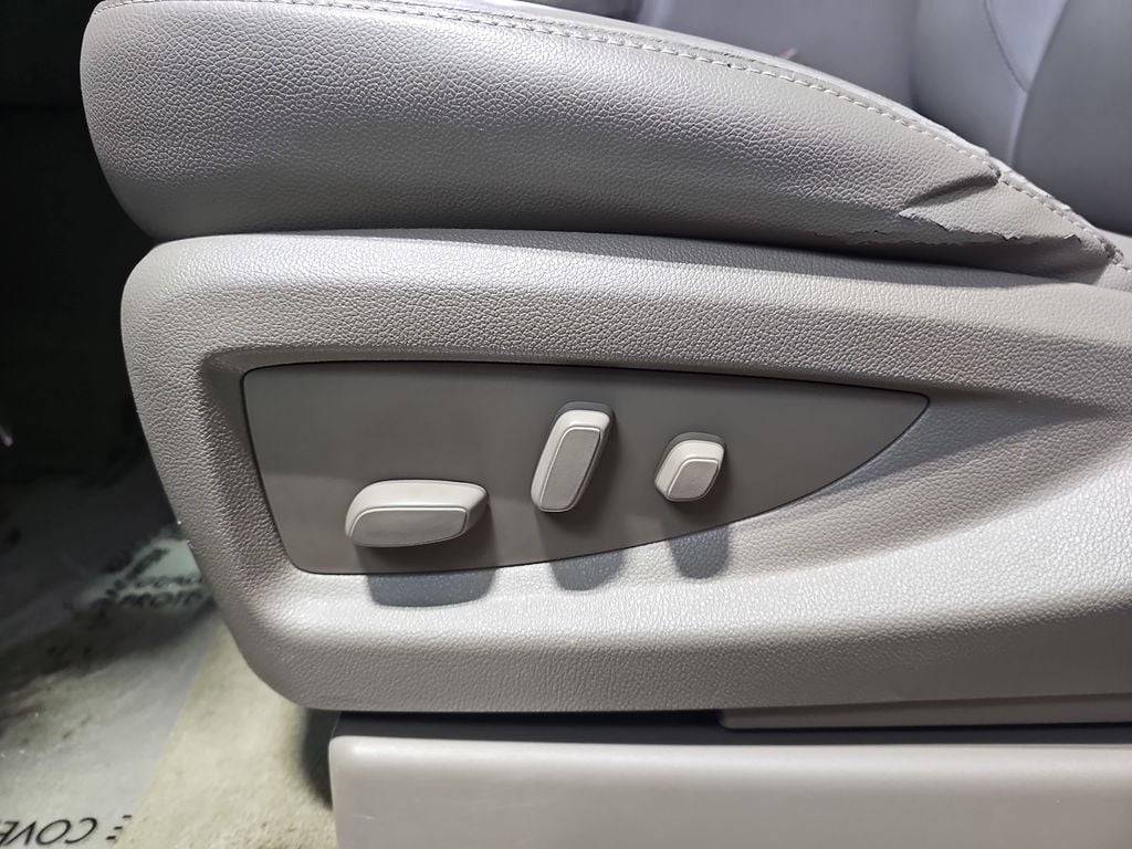 2018 CHEVROLET SUBURBAN - Image 28