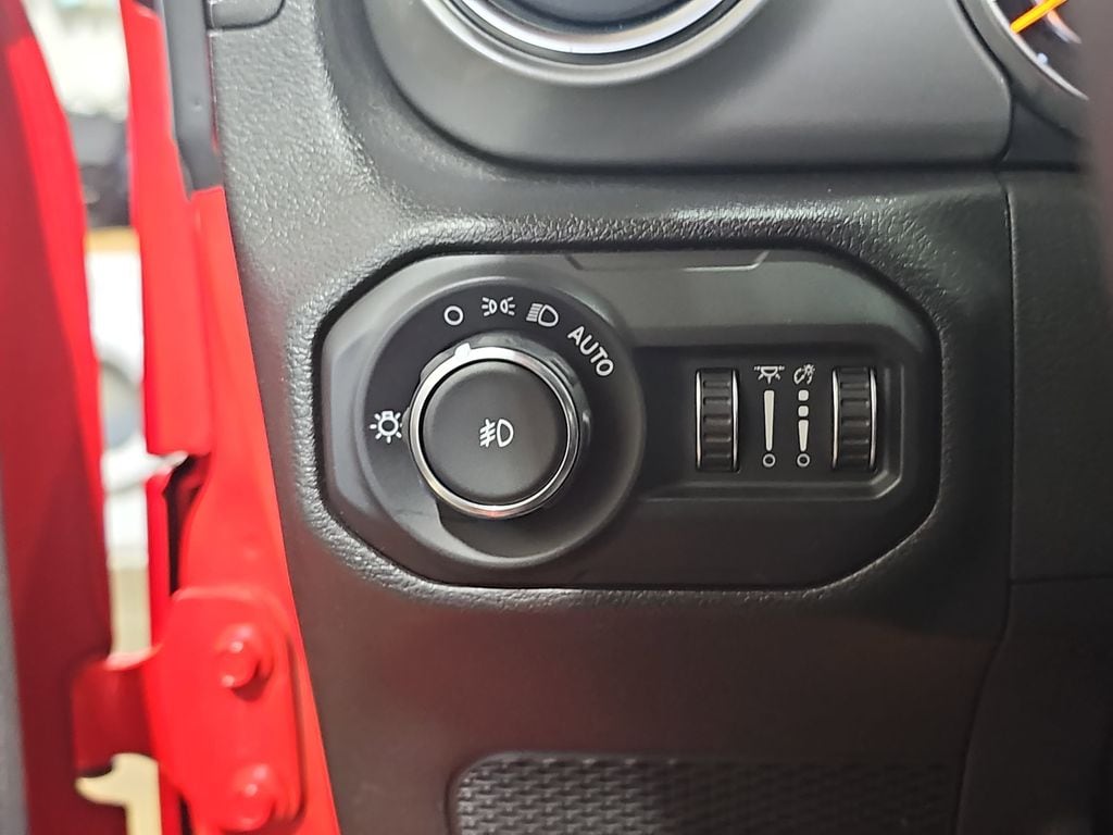 2022 JEEP WRANGLER - Image 26